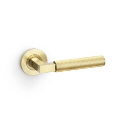 Alexander & Wilks AW202SBPVD, Reeded Hurricane Lever Handle in Satin Brass PVD.